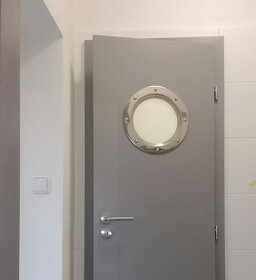 Moderní dveře BUNNY ROYSOL, kulaté alu okno, nové - 2