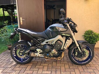Yamaha mt09 - 2