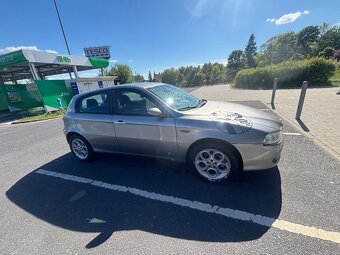 Alfa Romeo 147 1.9 JTD - 2