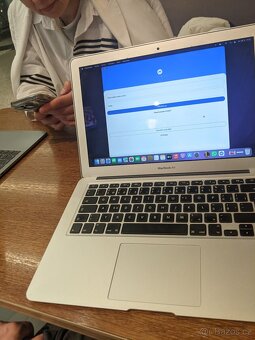 Macbook Air 13' 1M i5 2020 - 2