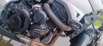 Suzuki GSR 600 - 2
