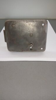 Starožitný krabicový zámek - 2