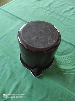 Plechový hrnek s nálevkou - 2