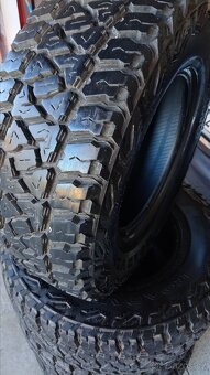 Celoroční pneu 265/70 R16 Kumho RoadVenture MT 51 M+S - 2