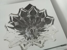 Krásná, stará, masivní, skleněná mísa - 2