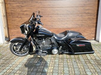 Harley-Davidson FLHX Street Glide 103 - 2