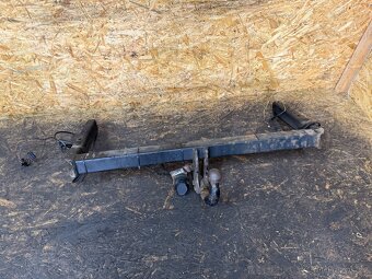 TAŽNÉ ZAŘÍZENÍ VW PASSAT B5.5 KOMBI - 2