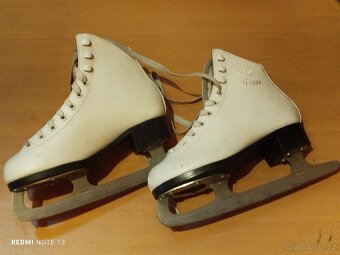 Dívčí zimní brusle - 2
