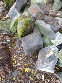 Nabízím za odvoz - Staré lehké tvárnice - 2