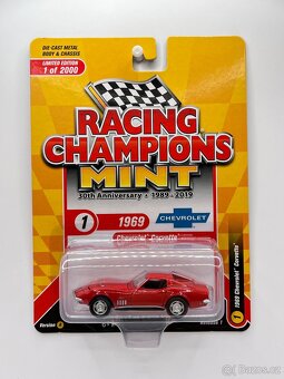 Modely 1:64 Racing Champions - 2