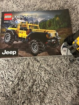 Lego Jeep Wrangler 42122 - 2
