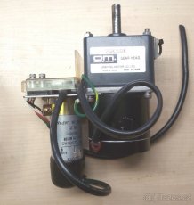 Motor s převodovkou - 2