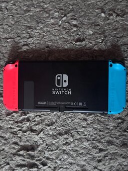 Nintendo switch + příslušenství - 2