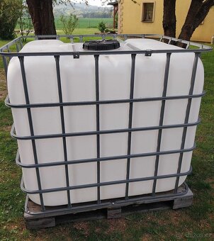IBC nádrž na vodu 1000l - 2