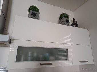 3ks kuchyňských skříněk + digestoř - 2