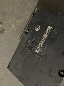 Abs kostka VW Touareg 7L - 2
