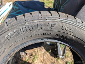 Barvuris 2  195/60 R15 - 2