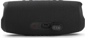 JBL Charge 5. s powerbankou - 2