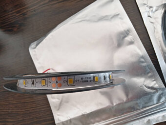 2x 5m LED pásek 12V čipy 2835 60led/1m, 3000 teplá bílá - 2