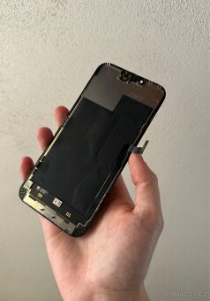 Originální displej na iPhone - 2