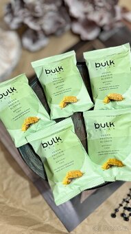 BULK Vegan Protein Blondie Narozeninový dort 60g - 2