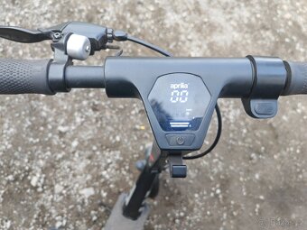 Prodám elektrickou Aprilia Evo sr2 - 2