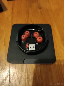 Powerbeats pro box + náhradní naušníky a kabel - 2