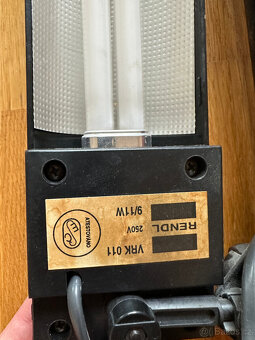 Polohovatelná stolní zářivková lampa zn. RENDL - 2