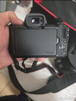 Canon EOS M50 Mark II s objektivem Sigma 18–35mm f/1.8“ - 2