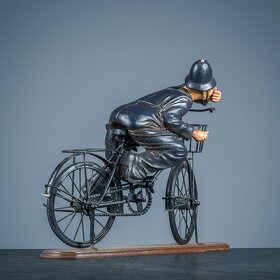 POLICISTA NA KOLE, KOLO, POLICIE - 2