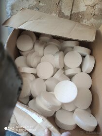 Fasádní hmoždinky a zátky - 2