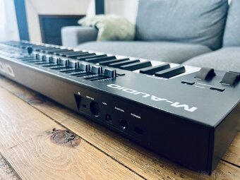 M-Audio Oxygen PRO 61 – MIDI klaviatura, perfektní stav - 2