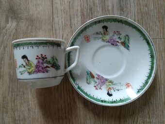 Hrnečky s talířky za 30,- - 2