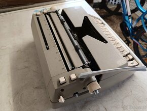 Psací stroj CONSUL - 2