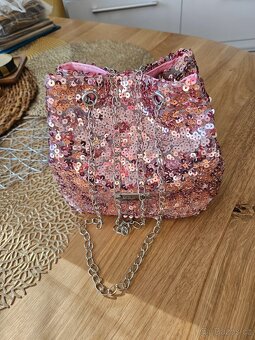 Krásná nová růžová flitrová kabelka - 2