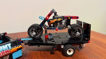 LEGO Technic 42106 Kaskadérská vozidla - 2