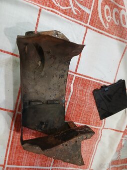 VW KDF 82 Kubelwagen Motorový plech - 2