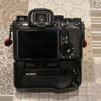 TOP model Sony A1 + grip - 2