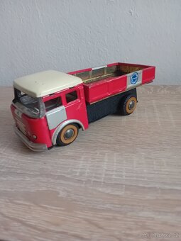 Retro plechové autíčko - 2
