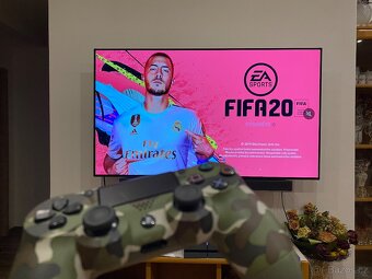 PS4 500GB černý + dualshock + FIFA 2020 - 2