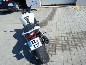 Yamaha FZ1 - 2