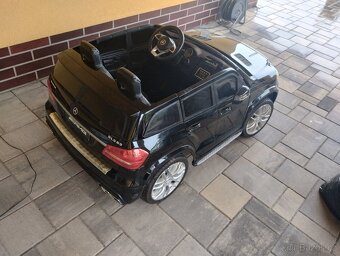 Dětské elektrické autíčko - 2