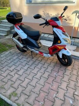 Skútr KENTOYA 125, málo jetý - 2