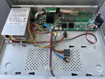 NVR HIKVISION DS-7608NI-K2/8P - 2