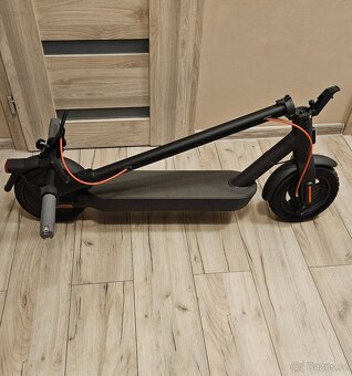 Xiaomi Scooter 4 pro 2.gen TOP STAV - 2