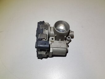 Škrtící klapka 04C133062C Fabia III 1,0 TSi 5600 km - 2