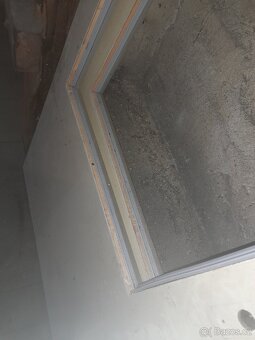 Starší panelákové dveře bez skla - 2