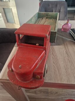 Staré auta  80 let - 2