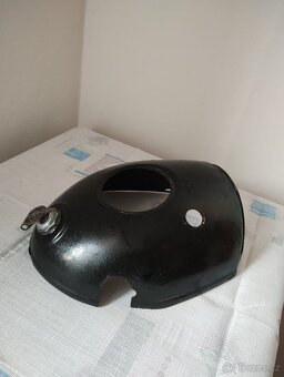 Horní maska ČZ 175/470 sport v originální černé barvě - 2