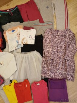 Balík oblečení holka 5 let - 2